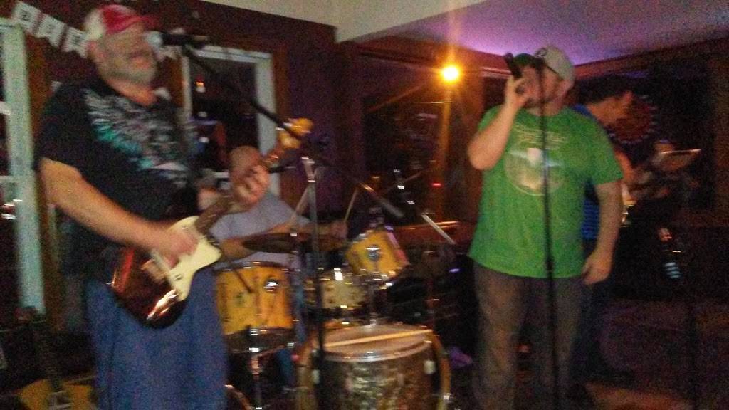 Endzone Bar & Grill | restaurant | 110 Old Liverpool Rd, Liverpool, NY 13088, USA | 3154512928 OR +1 315-451-2928