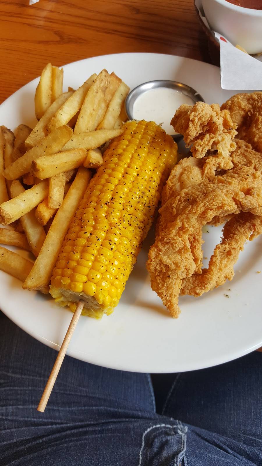 Chilis Grill & Bar | meal takeaway | 5435 W Touhy Ave, Skokie, IL 60077, USA | 8476791425 OR +1 847-679-1425