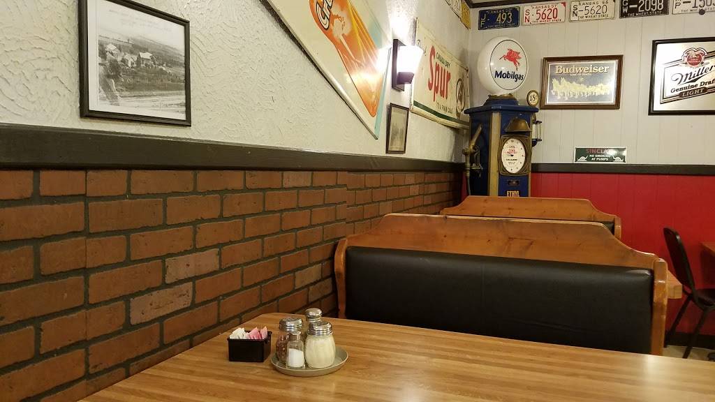 Kilroys Pizza & Cafe | restaurant | 106 E 5th St, Sedgwick, KS 67135, USA | 3167720010 OR +1 316-772-0010