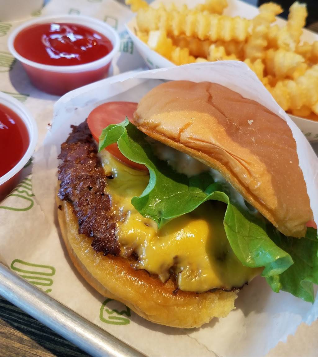 Shake Shack | restaurant | 1340 Post Rd, Darien, CT 06820, USA | 2036141411 OR +1 203-614-1411