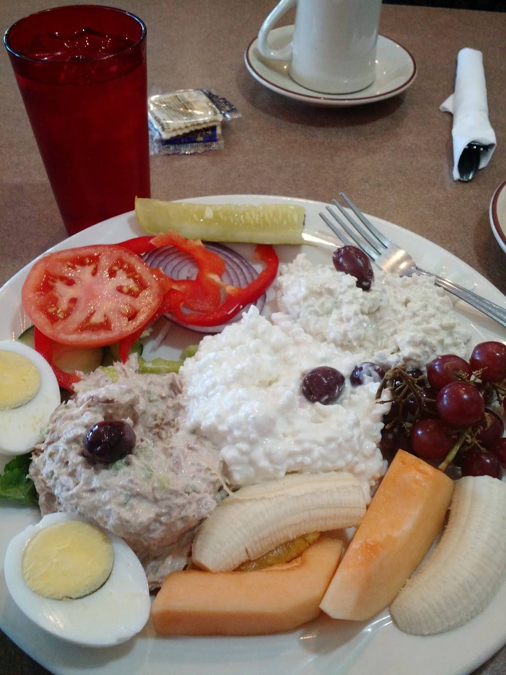 Sunview Restaurant | restaurant | 827 Park Ave, Beaver Dam, WI 53916, USA | 9208859850 OR +1 920-885-9850