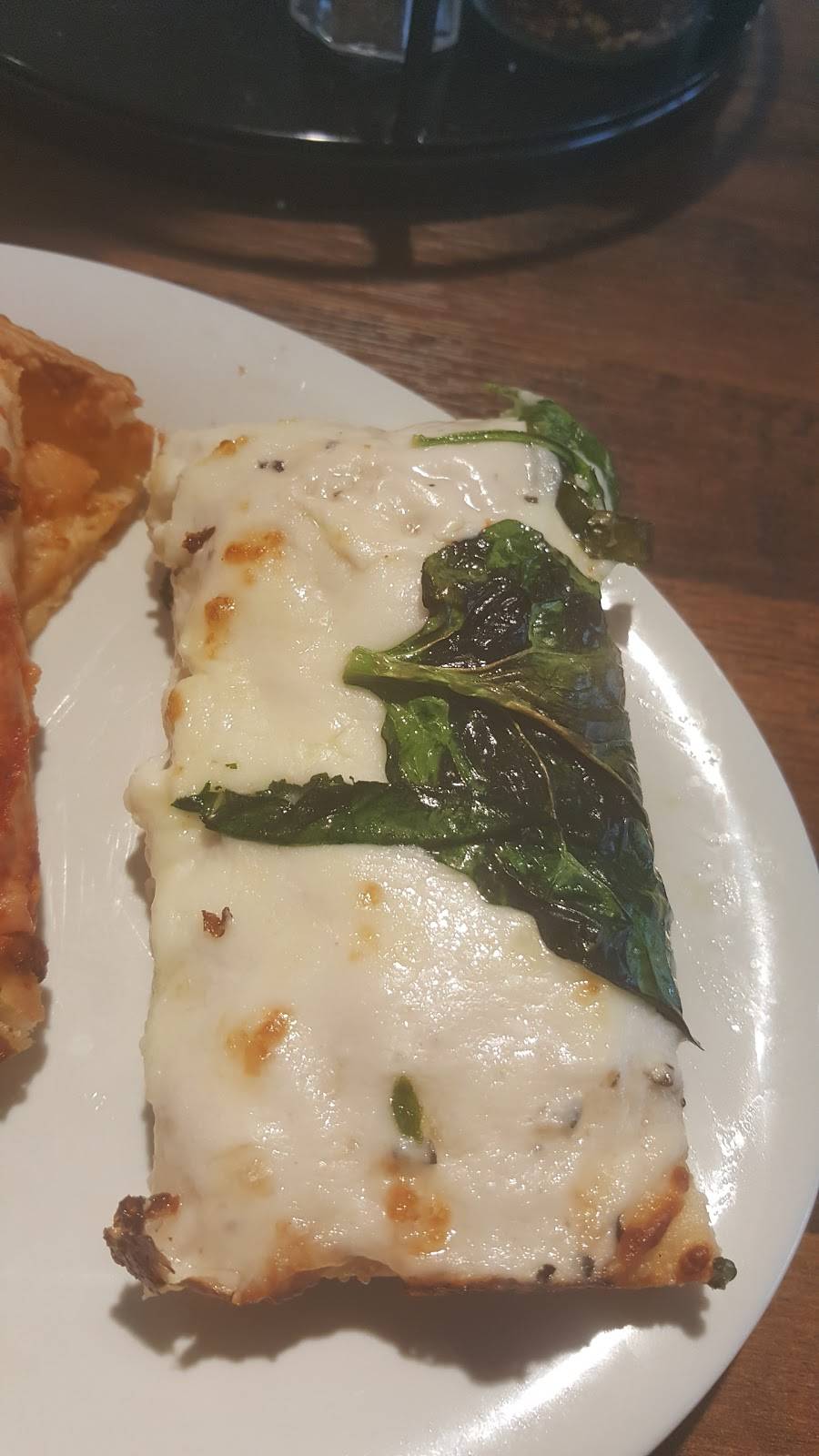 Pizza Hut | restaurant | 477 Franklin Mills Cir, Philadelphia, PA 19154, USA | 2156374800 OR +1 215-637-4800