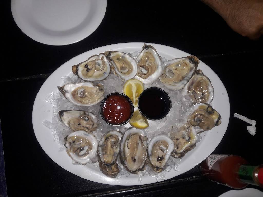 Pops Seafood Shack & Grill | restaurant | 15 Railroad Pl, Island Park, NY 11558, USA | 5164327677 OR +1 516-432-7677