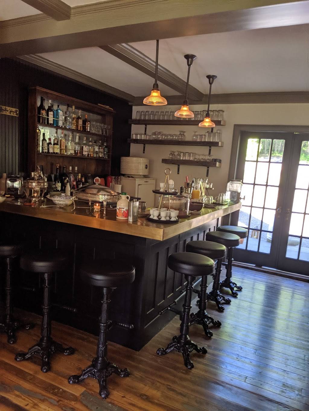 Stonehills | restaurant | 77 Mill Hook Rd, Accord, NY 12404, USA | 8453776015 OR +1 845-377-6015