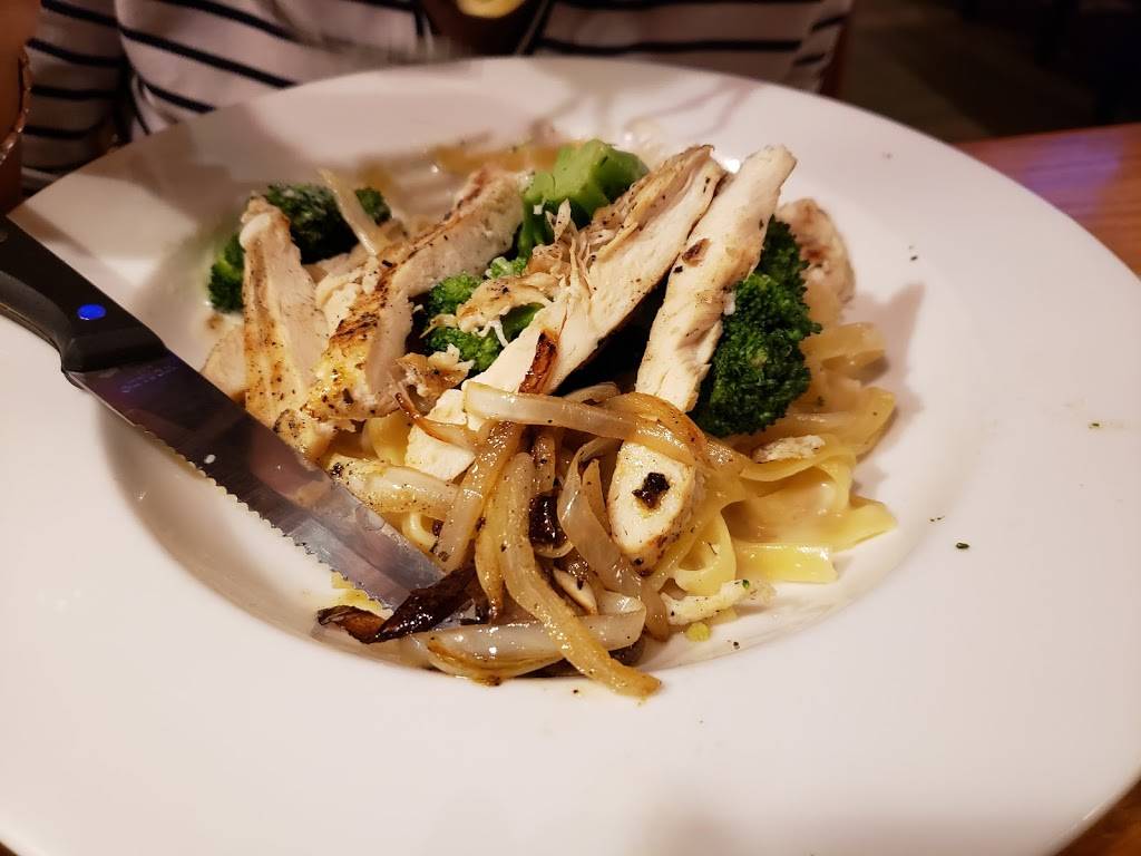 Applebees Grill + Bar | restaurant | 10391 Corkscrew Commons Dr, Estero, FL 33928, USA | 2399921310 OR +1 239-992-1310