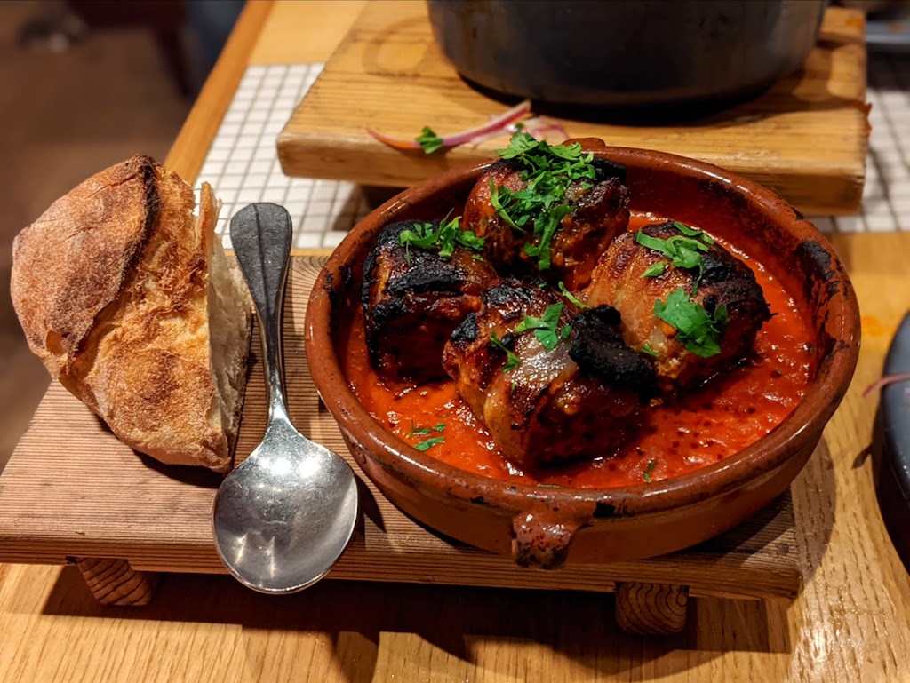 avec River North | restaurant | 141 W Erie St, Chicago, IL 60654, USA | 3127361778 OR +1 312-736-1778