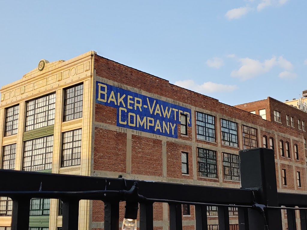 Johns Big Deck | restaurant | 928 Wyandotte St, Kansas City, MO 64105, USA | 8162553396 OR +1 816-255-3396