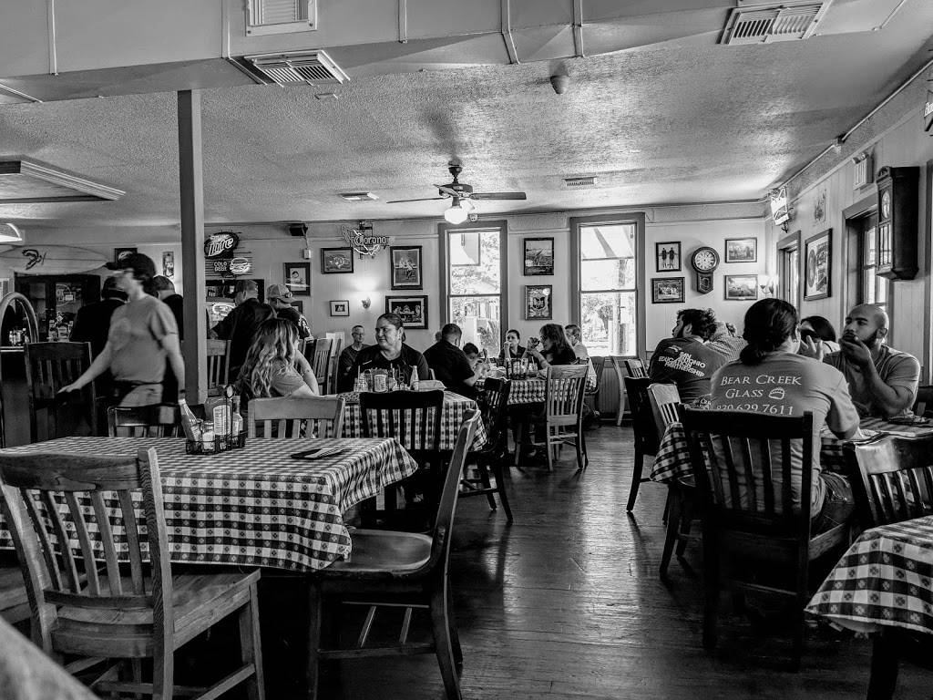 Pats Place | restaurant | 202 S Union Ave, New Braunfels, TX 78130, USA | 8306259070 OR +1 830-625-9070