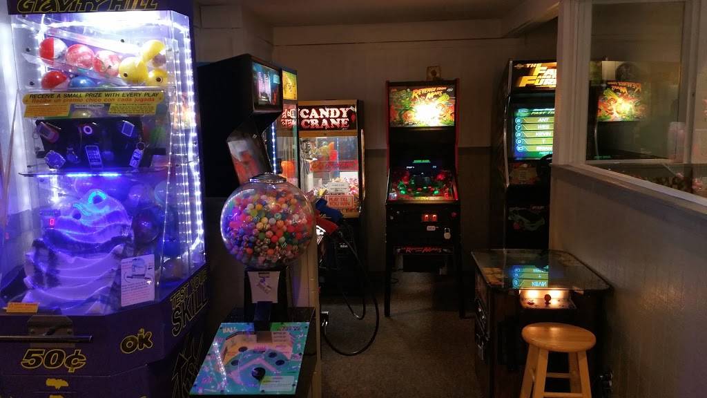 Round Table Pizza | meal delivery | 3250 Governor Dr, San Diego, CA 92122, USA | 8584572334 OR +1 858-457-2334