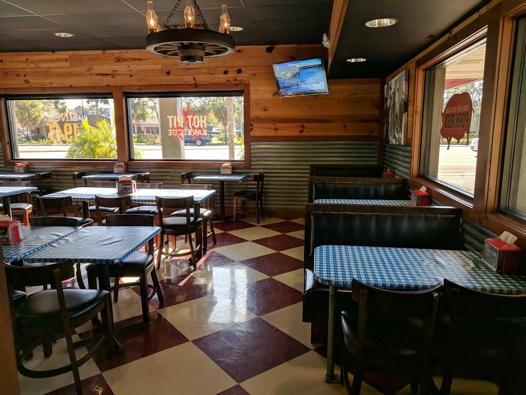 Dickeys Barbecue Pit | restaurant | 2119 Tyrone Blvd N, St. Petersburg, FL 33710, USA | 7273886692 OR +1 727-388-6692