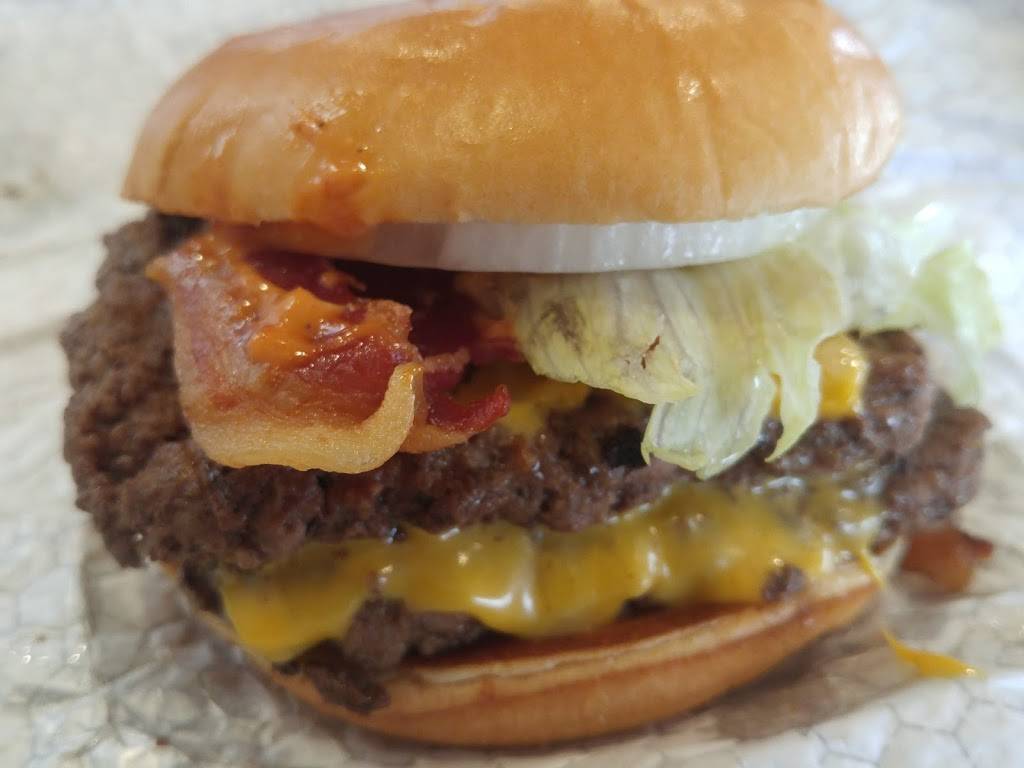 Wendys | restaurant | 1801 N Broadway St, Greensburg, IN 47240, USA | 8126626548 OR +1 812-662-6548