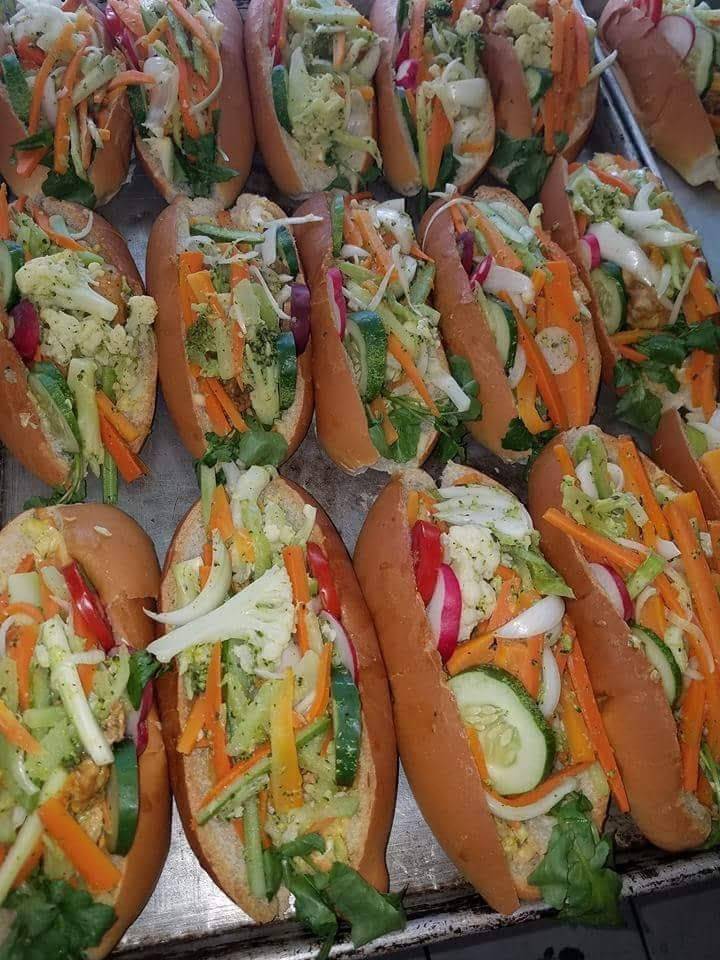 Pupuseria Cinco Estrellas | restaurant | 600 SE 146th Ave, Portland, OR 97233, USA | 5037646675 OR +1 503-764-6675