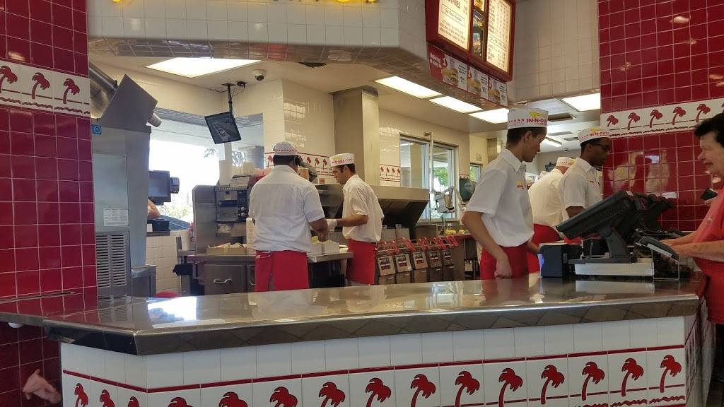 In-N-Out Burger | restaurant | 30697 Temecula Pkwy, Temecula, CA 92592, USA | 8007861000 OR +1 800-786-1000