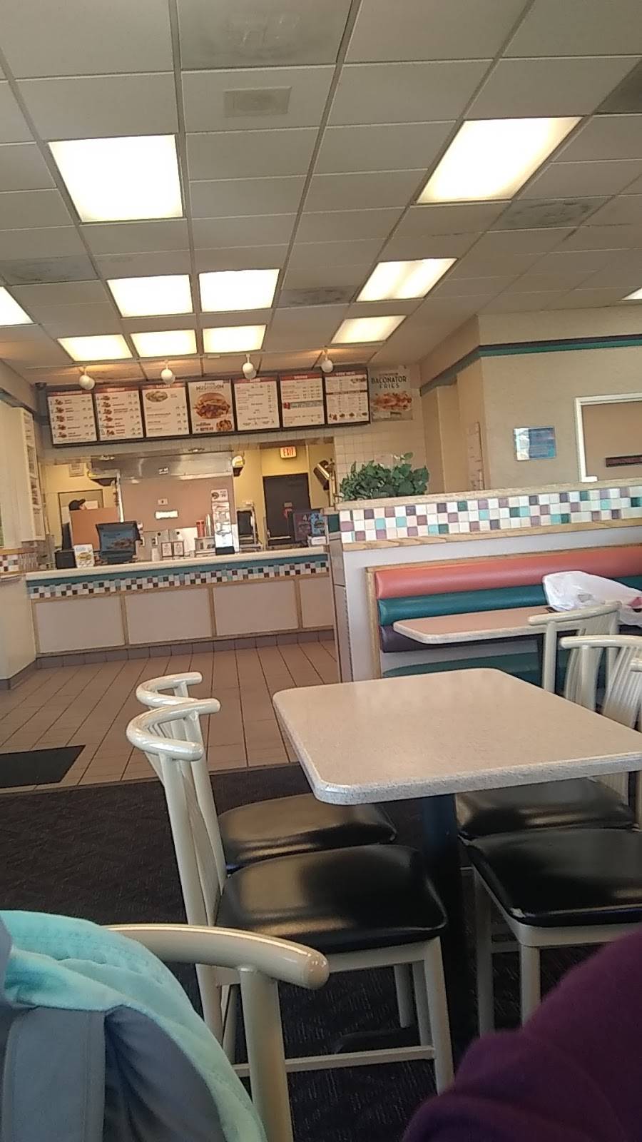 Wendys | restaurant | 2620 Hilltop Dr, Redding, CA 96002, USA | 5302217373 OR +1 530-221-7373