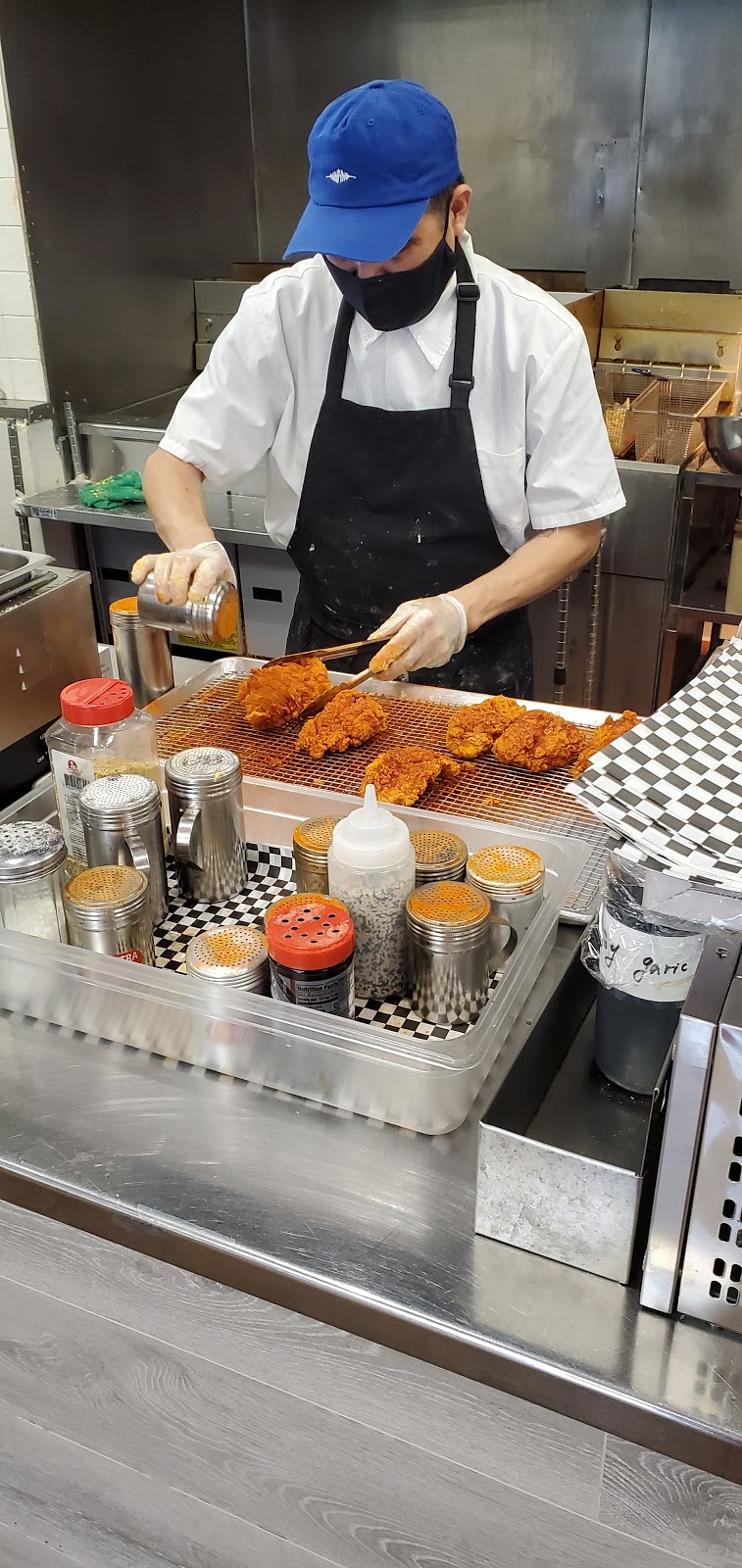 Legend Hot Chicken | restaurant | 6402 Florence Ave, Bell Gardens, CA 90201, USA | 5623810138 OR +1 562-381-0138