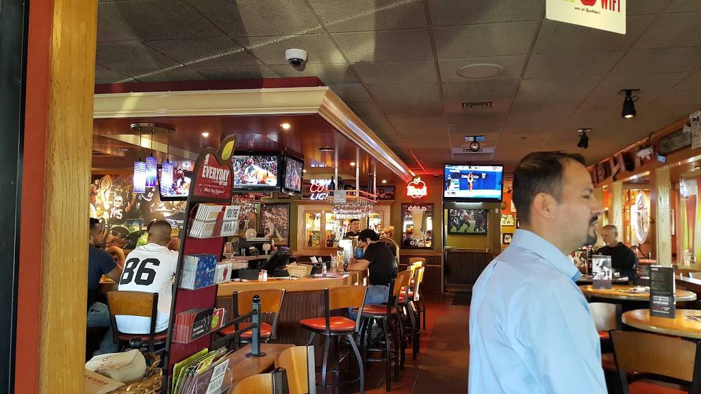Applebees Grill + Bar | restaurant | 8200 Arroyo Cir, Gilroy, CA 95020, USA | 4088485600 OR +1 408-848-5600