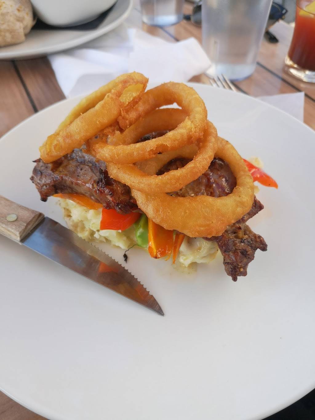 Sizzlin Restaurant | restaurant | 229 9th St E, Owen Sound, ON N4K 1N8, Canada | 2266626000 OR +1 226-662-6000