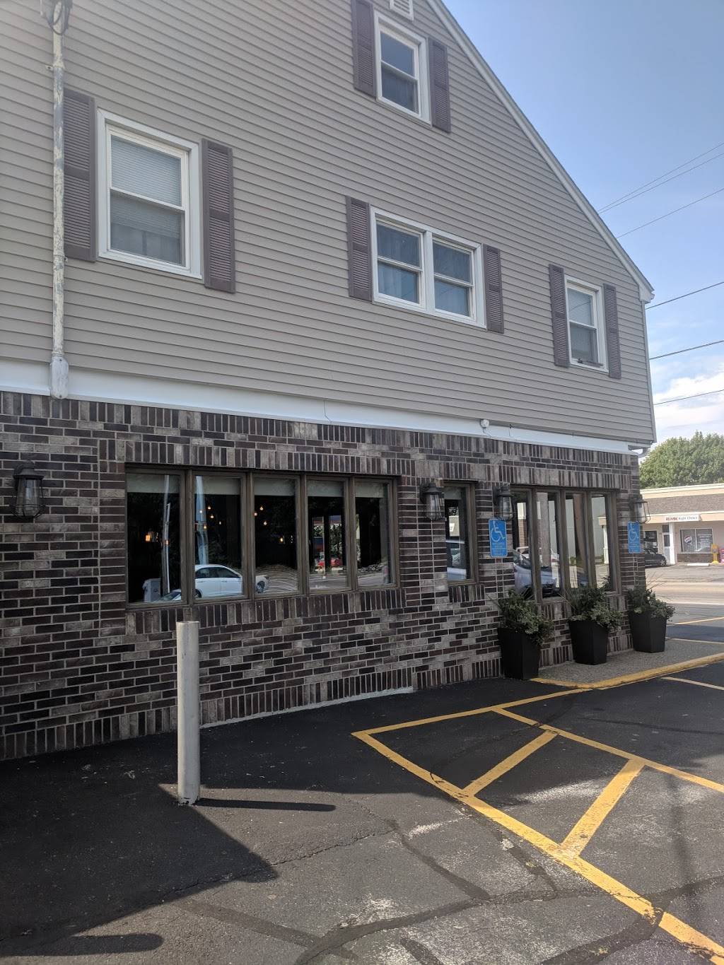 Rogers Family Restaurant | restaurant | 1229 Wilbur Ave, Somerset, MA 02725, USA | 5086780201 OR +1 508-678-0201