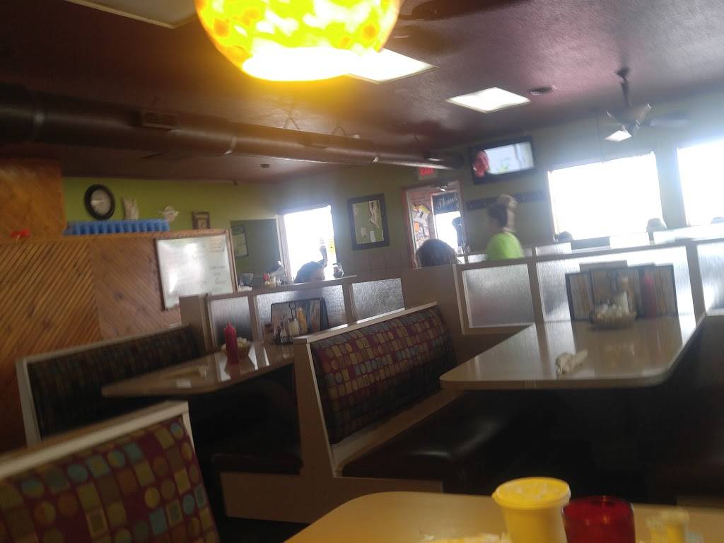 Pelican Cafe | restaurant | 2825 Gratiot Blvd, Marysville, MI 48040, USA | 8103646383 OR +1 810-364-6383