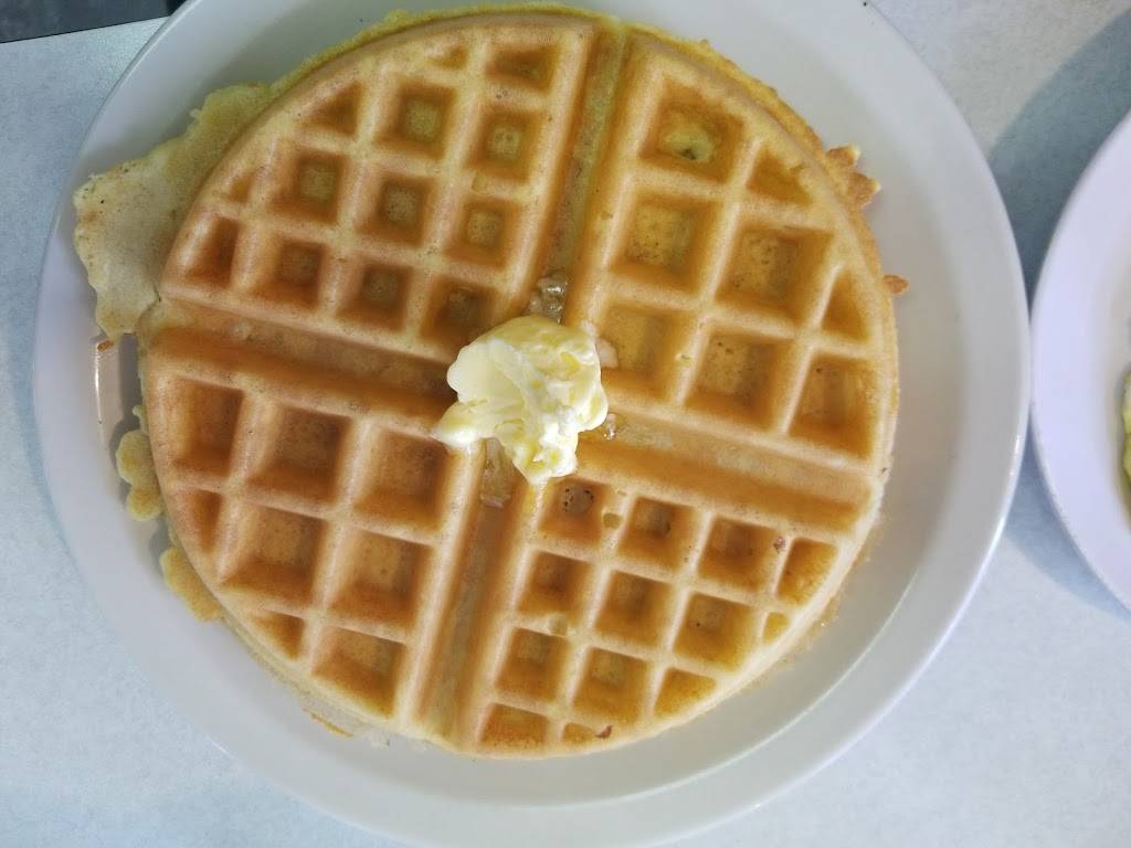 Cs Waffle Family Restaurant | restaurant | 920 W Liberty St, Hubbard, OH 44425, USA | 3305347631 OR +1 330-534-7631