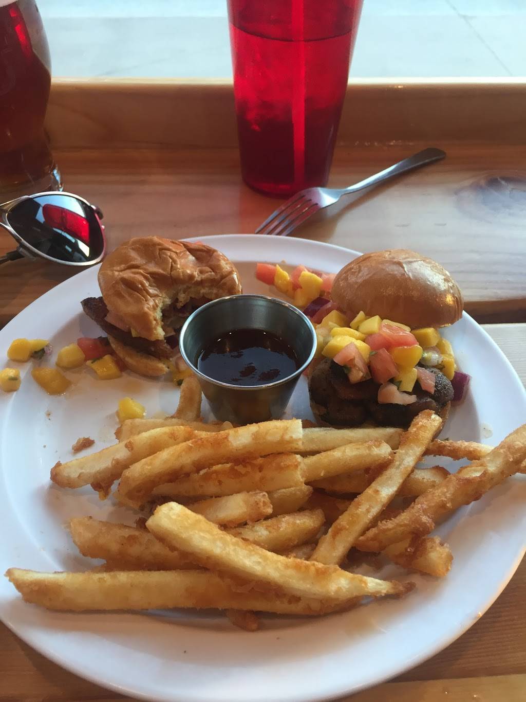 Desert Barn Brewery And Grill | restaurant | 11352 Hesperia Rd, Hesperia, CA 92345, USA | 7609953894 OR +1 760-995-3894