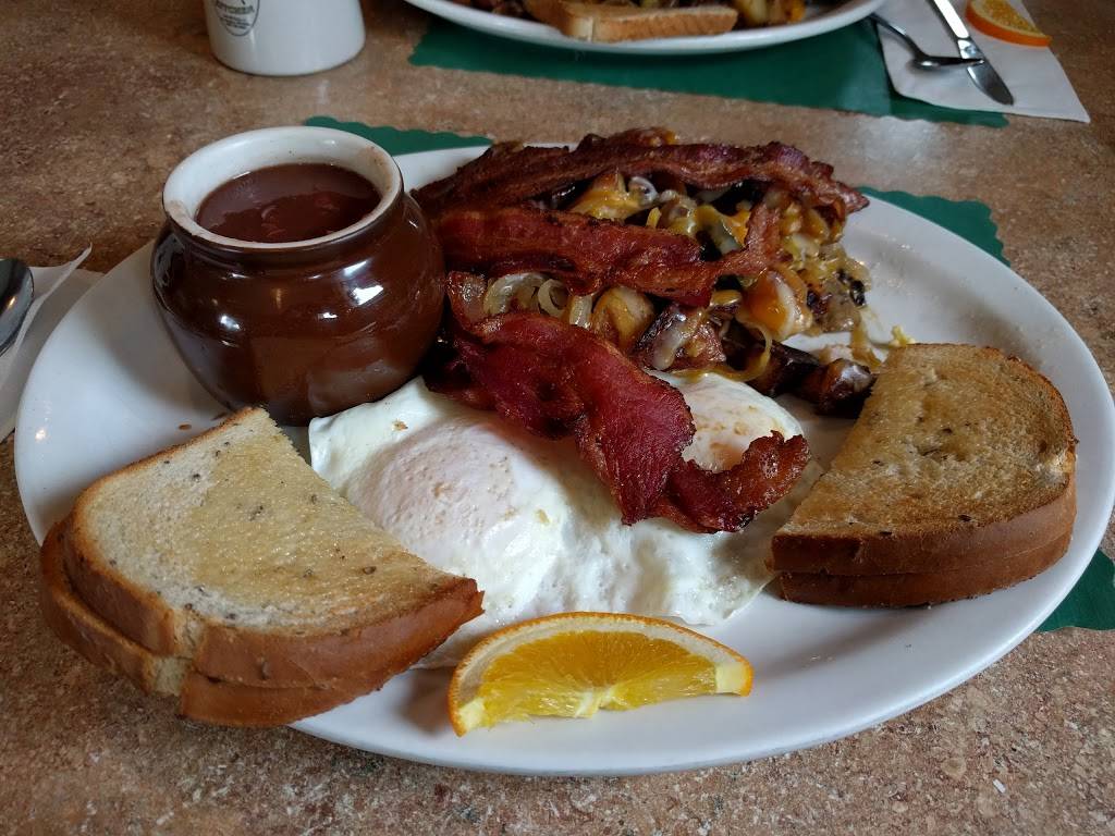 The Farmers Kitchen | restaurant | 444 NH-11, Farmington, NH 03835, USA | 6037559900 OR +1 603-755-9900