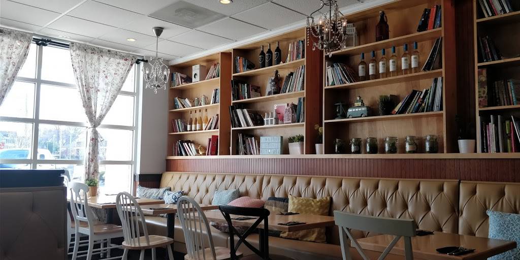 Finn Thai Restaurant & Bar | restaurant | 126 N Maple Ave, Purcellville, VA 20132, USA | 5407511300 OR +1 540-751-1300