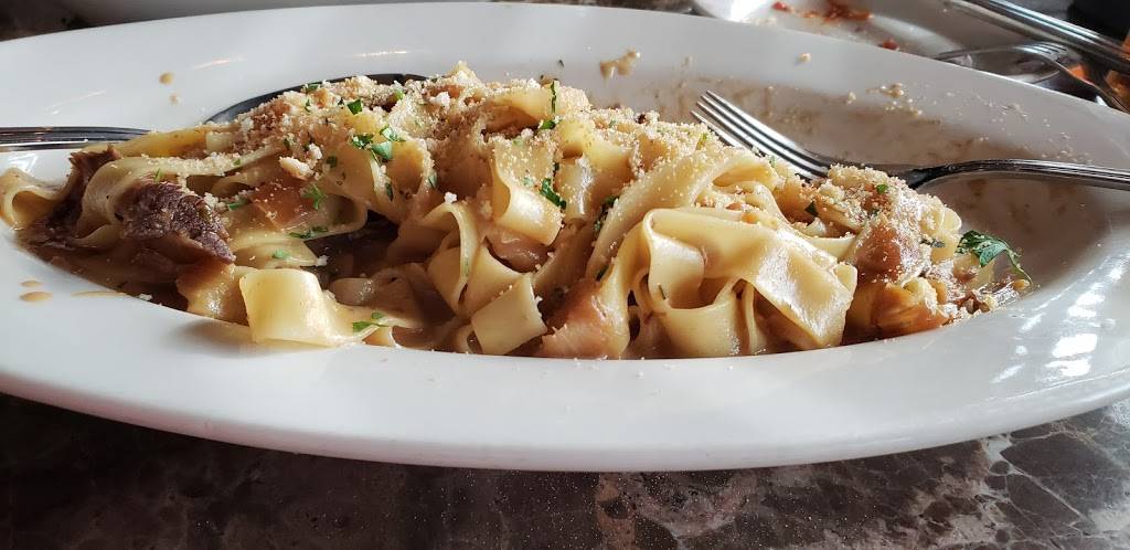 Maggianos Little Italy | restaurant | 6500 Springfield Mall #6805, Springfield, VA 22150, USA | 7039239309 OR +1 703-923-9309