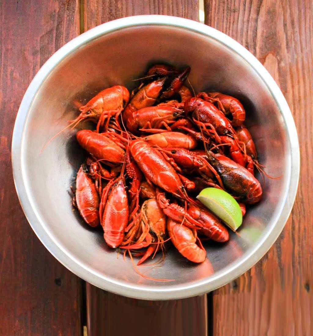 Dans Seafood & Wings | restaurant | 18 Uvalde Rd E, Houston, TX 77015, USA | 8328346788 OR +1 832-834-6788