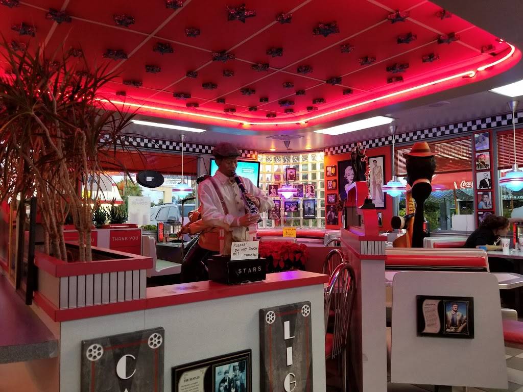 Stars Drive-In | restaurant | 20445 Sherman Way, Canoga Park, CA 91306, USA | 8187169366 OR +1 818-716-9366