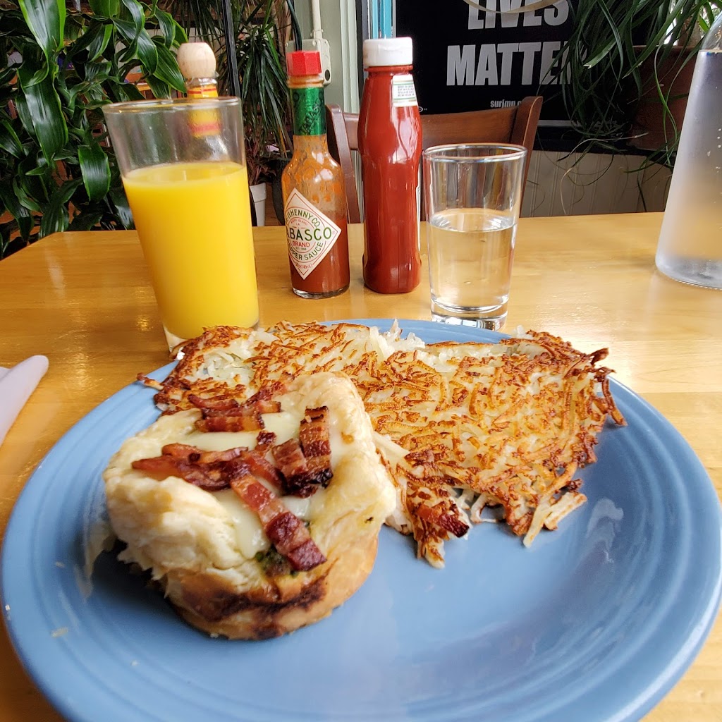 The French Hen Cafe | restaurant | 518 Selby Ave, St Paul, MN 55102, USA | 6512226201 OR +1 651-222-6201