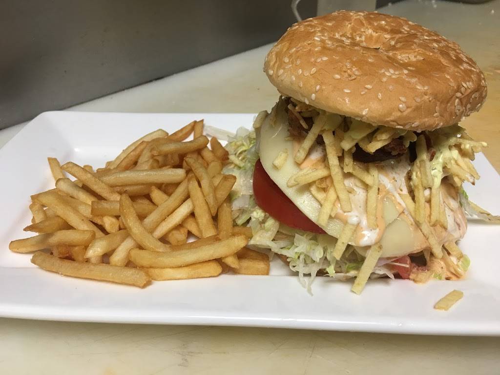 Estes Mucho Perro 3 | restaurant | 11368 Miramar Pkwy, Miramar, FL 33025, USA | 7542633276 OR +1 754-263-3276