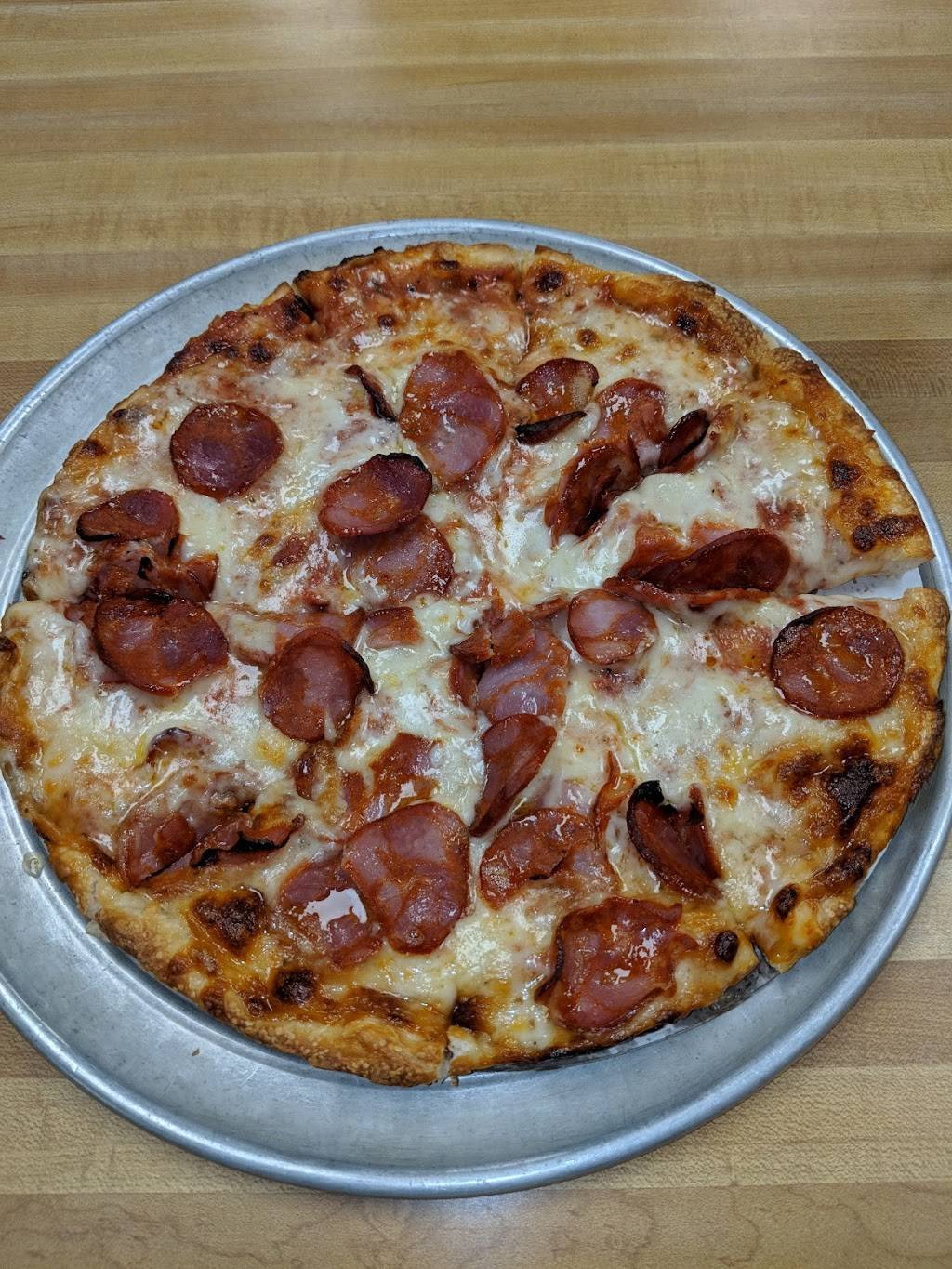 Highland Pizza | restaurant | 797 Robeson St, Fall River, MA 02720, USA | 5086750591 OR +1 508-675-0591