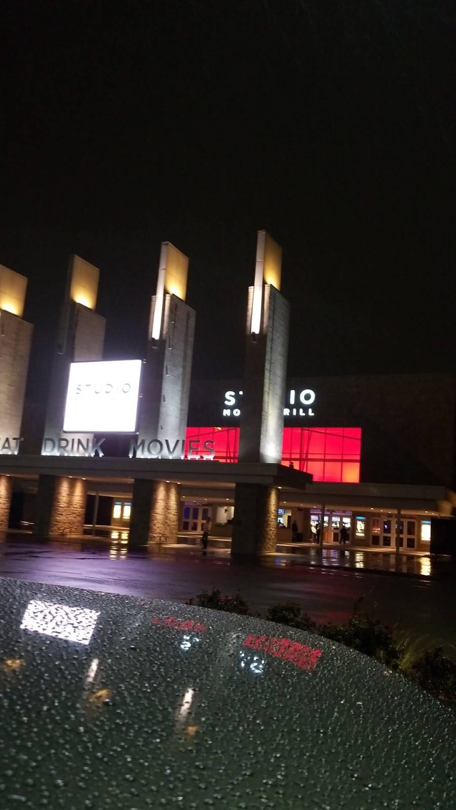 Studio Movie Grill Northwest Highway | restaurant | 10110 Technology Blvd E, Dallas, TX 75220, USA | 2143530877 OR +1 214-353-0877