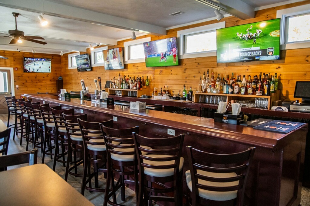 Bella Luna Bar & Grill | restaurant | 1839 Smith St, North Providence, RI 02911, USA | 4016619155 OR +1 401-661-9155