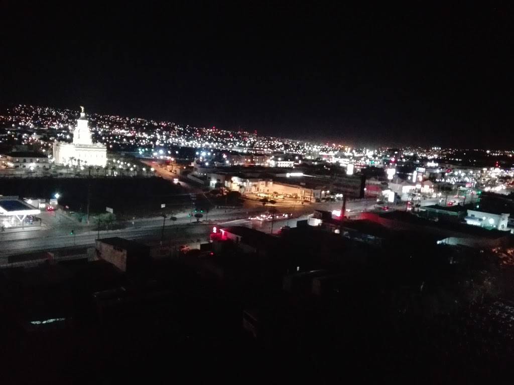 Mariscos Negro Durazo Insurgentes | restaurant | Misión de San Luis #3200, Guaycura, 22216 Tijuana, B.C., Mexico | 016646251254 OR +52 664 625 1254