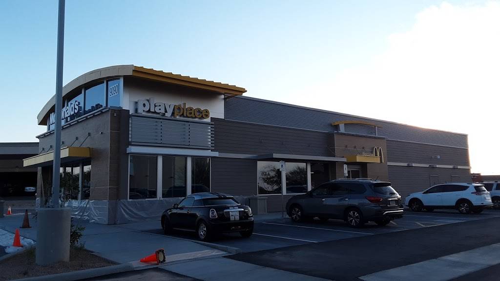 McDonalds | cafe | 9090 S Houghton Rd, Tucson, AZ 85747, USA | 5208380400 OR +1 520-838-0400