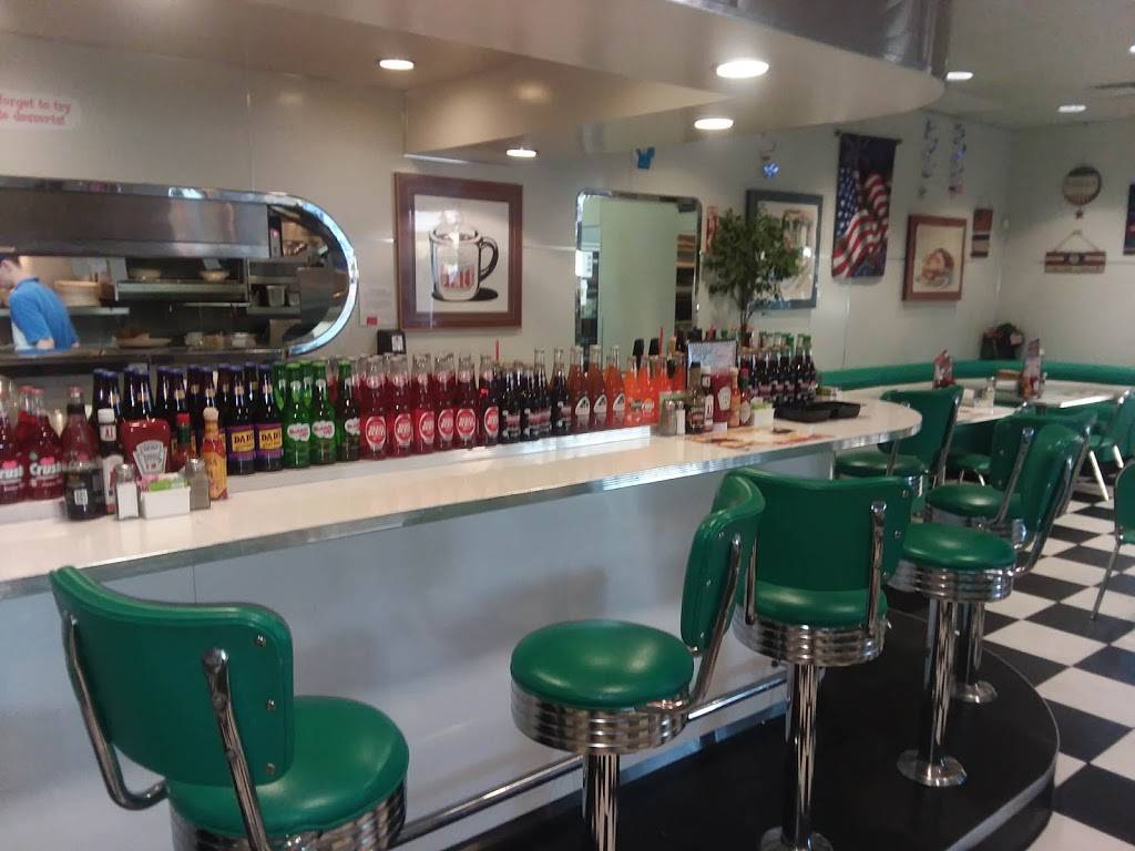 Richies Real American Diner | restaurant | 32150 Temecula Pkwy, Temecula, CA 92592, USA | 9513021448 OR +1 951-302-1448