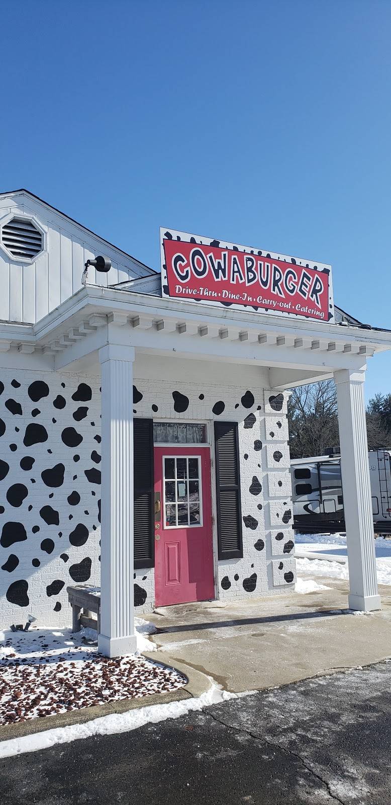Cowaburger | restaurant | 1468 N High St, Hillsboro, OH 45133, USA | 9373933833 OR +1 937-393-3833