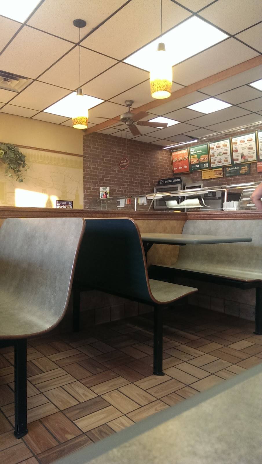 Subway | restaurant | 2600 County Rd 43 #0013, Kemptville, ON K0G 1J0, Canada | 6132584363 OR +1 613-258-4363