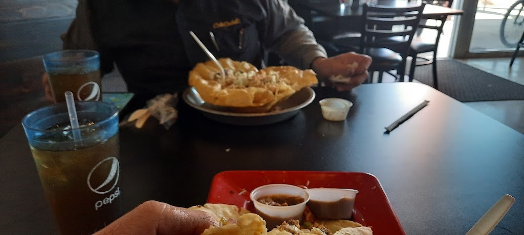 Lobos Tacos & Tequila | restaurant | 2290 Rawlings Blvd, Pueblo, CO 81001, USA | 7196214979 OR +1 719-621-4979