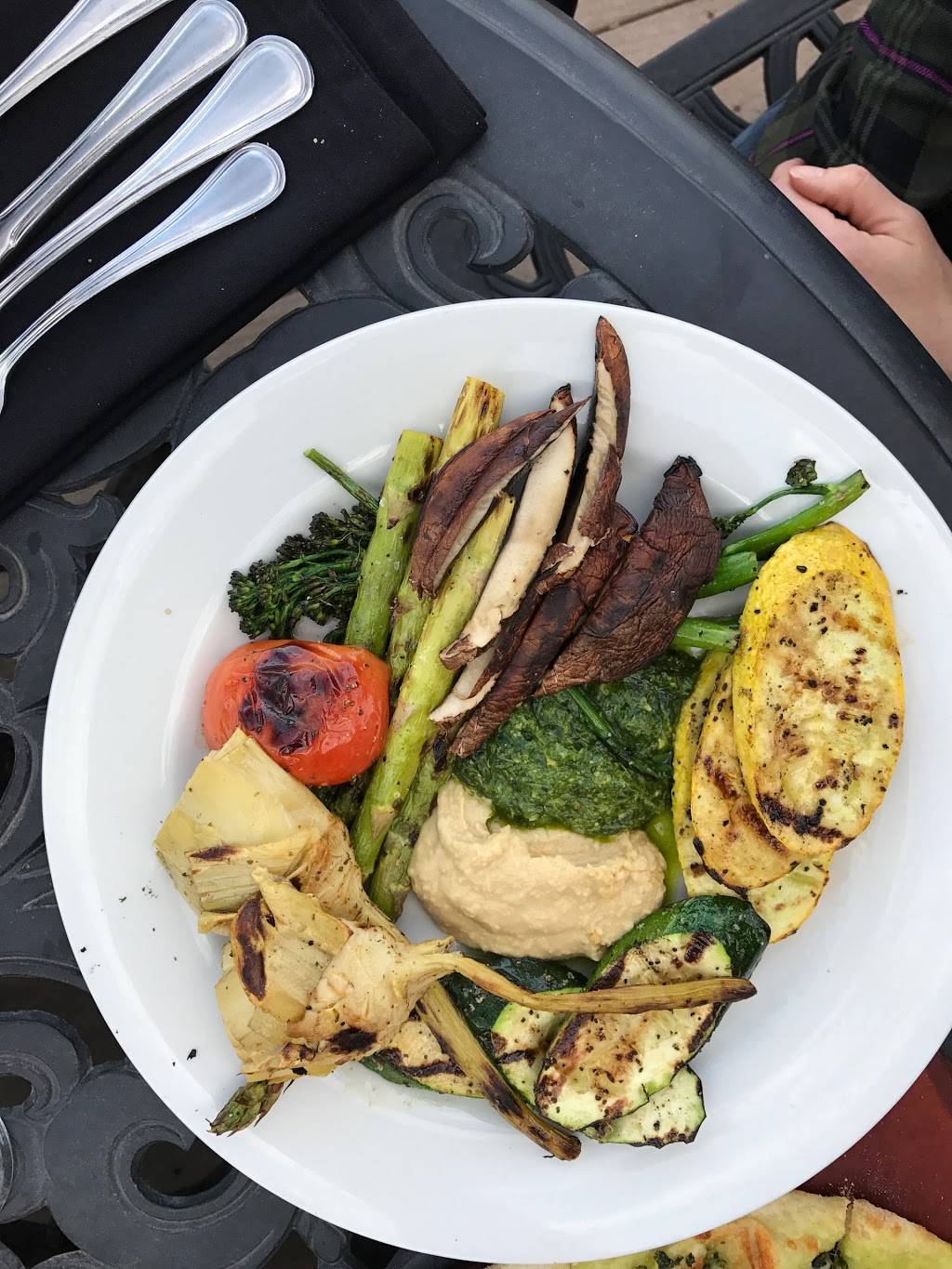 Benvenutis | restaurant | 105 W Main St, Norman, OK 73069, USA | 4053105271 OR +1 405-310-5271