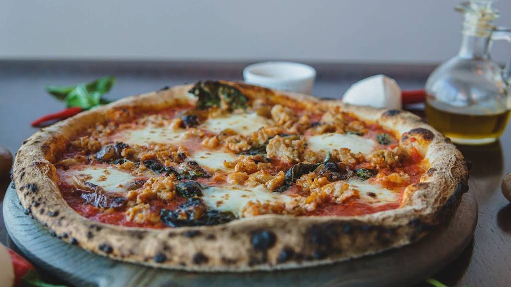 Artigianale Ristorante & Enoteca | restaurant | 5100 Rutherford Rd unit 4/5, Woodbridge, ON L4H 2J2, Canada | 9058932774 OR +1 905-893-2774