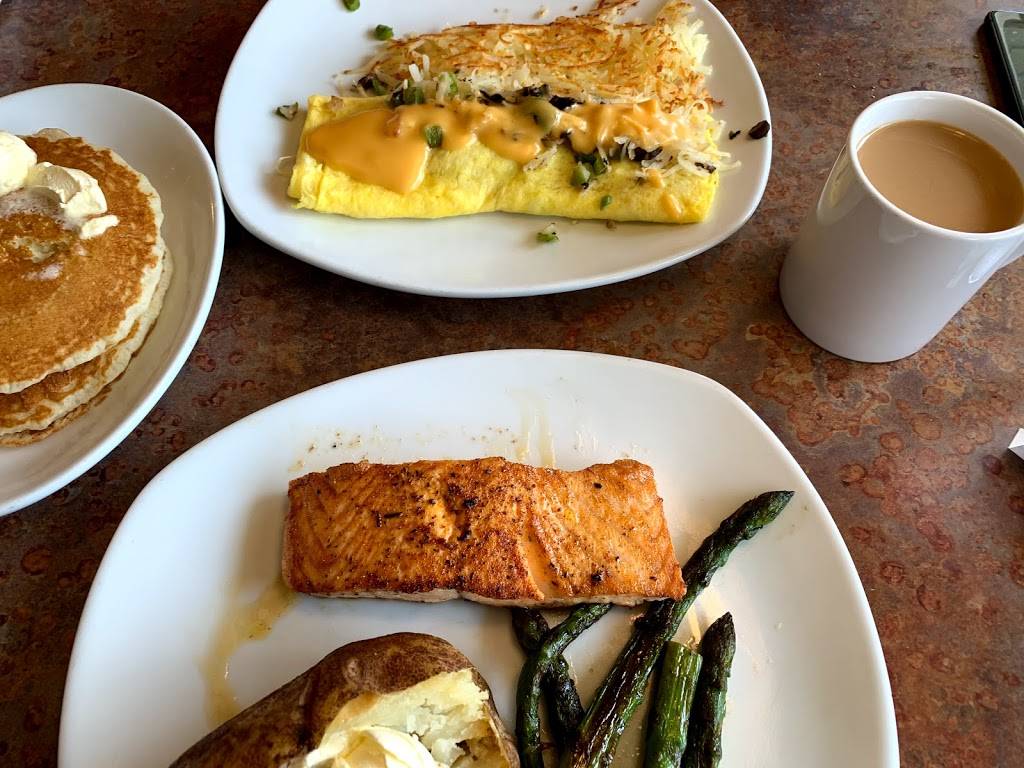 Perkins Restaurant & Bakery | restaurant | 325 S Duff Ave, Ames, IA 50010, USA | 5152333648 OR +1 515-233-3648