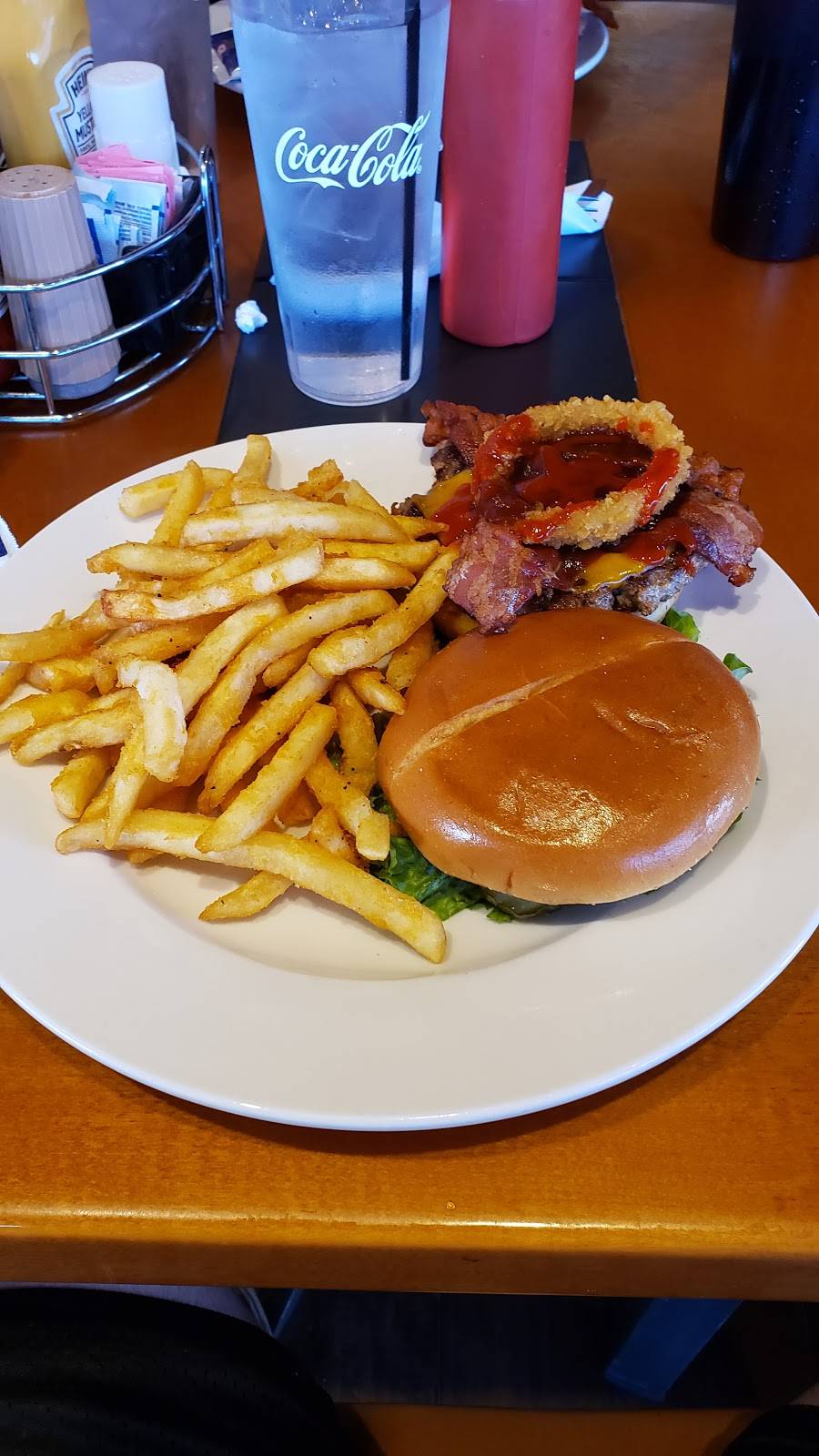 Game Day Chicken Wings Burgers & Fish | restaurant | 8950 Wornall Rd, Kansas City, MO 64114, USA | 8168595151 OR +1 816-859-5151