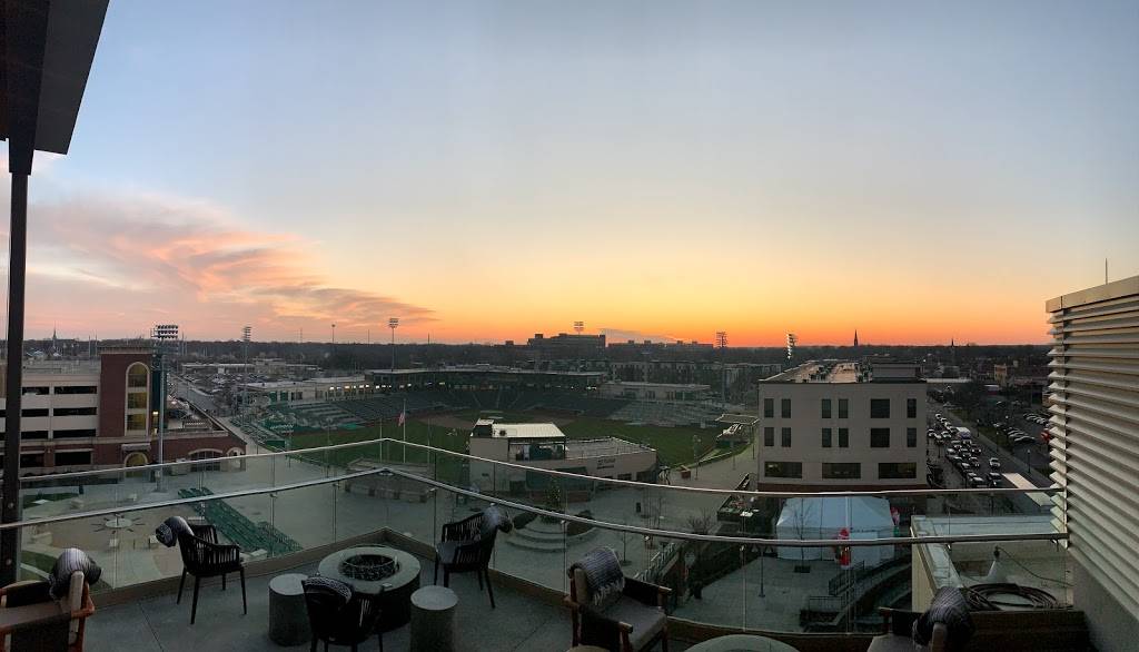 Conners Rooftop Fort Wayne | restaurant | 223 W Jefferson Blvd #750, Fort Wayne, IN 46802, USA | 2604671638 OR +1 260-467-1638