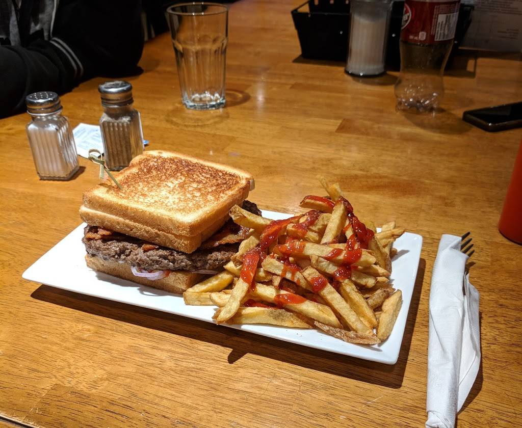 Korner Perk | restaurant | 101 Broadway, Tillsonburg, ON N4G 3P5, Canada | 5194094400 OR +1 519-409-4400