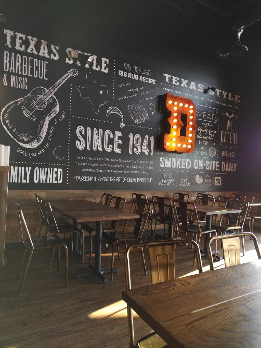 Dickeys Barbecue Pit | restaurant | 4280 Lavon Dr, Garland, TX 75040, USA | 4692501415 OR +1 469-250-1415