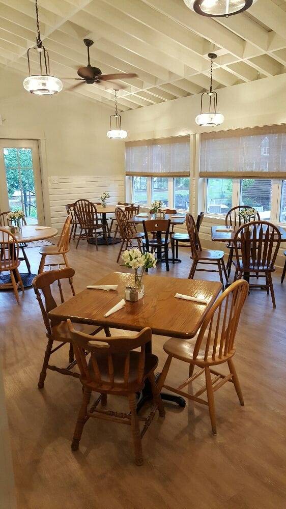Porches Cafe | restaurant | 1030 Chair Rd, Castle Hayne, NC 28429, USA | 9106759090 OR +1 910-675-9090