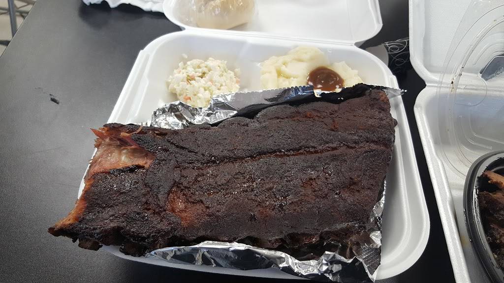 Scrappys BBQ & Catering | restaurant | 925 Madison Ave, South Milwaukee, WI 53172, USA | 4143048744 OR +1 414-304-8744